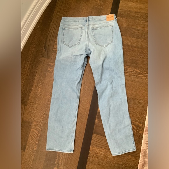 HOLLISTER Low Rise Boyfriend Light Wash Distressed Women’s Jeans Size 32” Waist - Picture 10 of 10